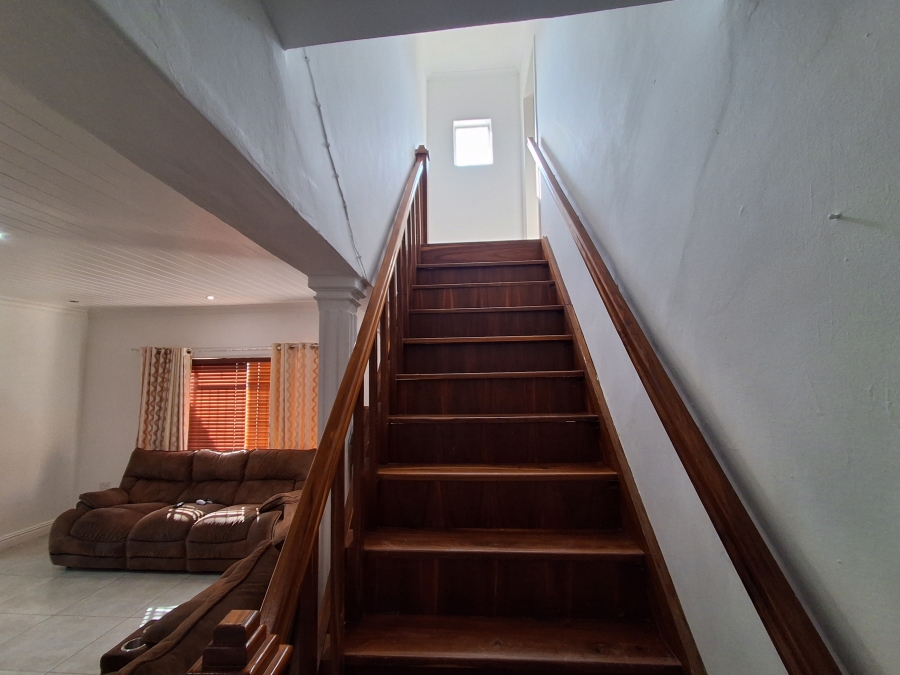 4 Bedroom Property for Sale in Flamwood North West